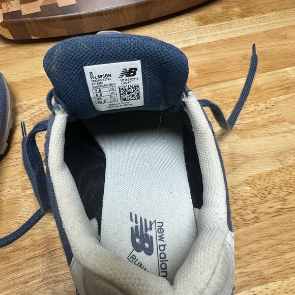 Women’s New Balance 696 - Picture 4 of 10